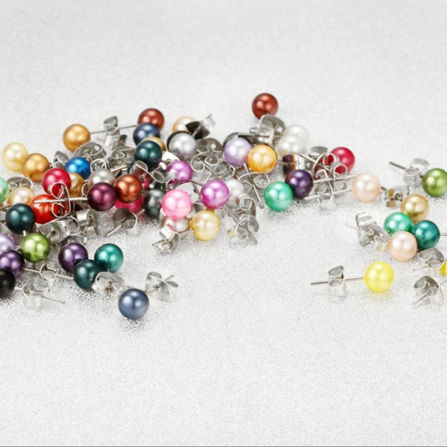 Komplet 36 parov vtičnih uhanov s perlicami, pisan izbor