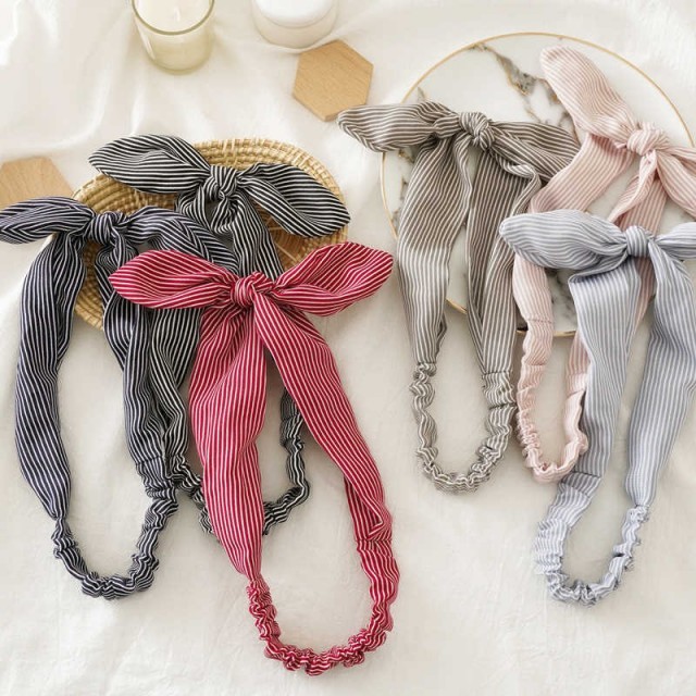 Trak za lase s karirastim vzorcem in pentljico, več barv