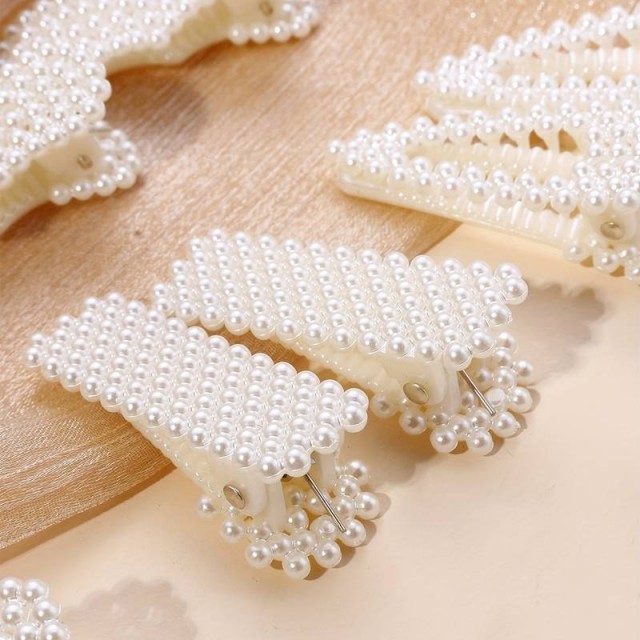 Komplet 12 špangic z belimi perlicami