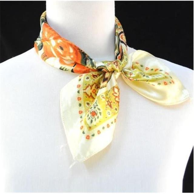 Elegantna kvadratna ruta z oranžnim potiskom