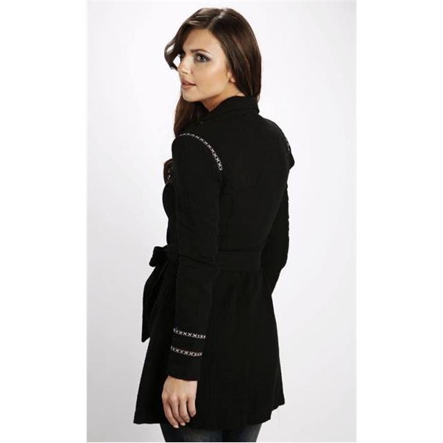 Prehodni črni plašč z vzorcem