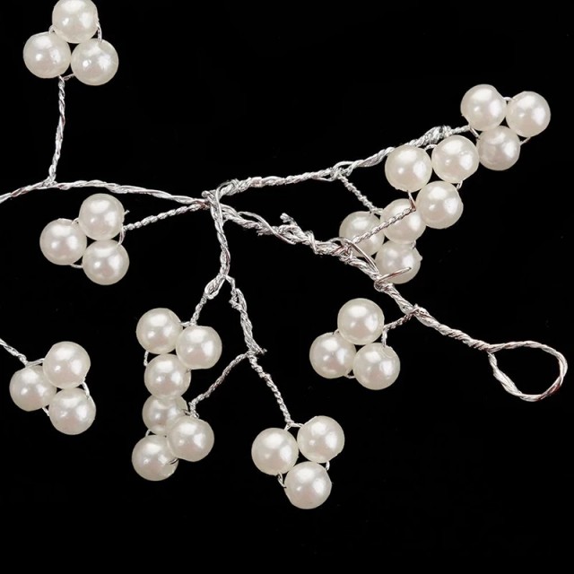 Srebrni obroč za lase, z belimi perlicami 