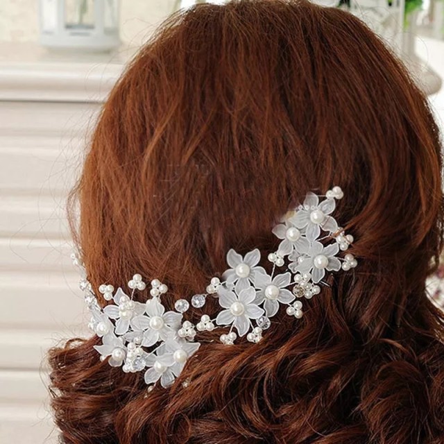 Poročna lasnica z rožicami, bele barve 