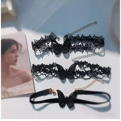 Komplet 3 choker ogrlic z metuljčkom črne barve CH232