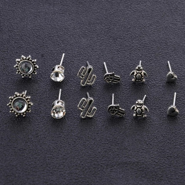 Komplet uhančkov v srebrni barvi 