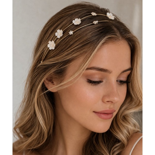 Prikupen kovinski obroč za lase z rožicami