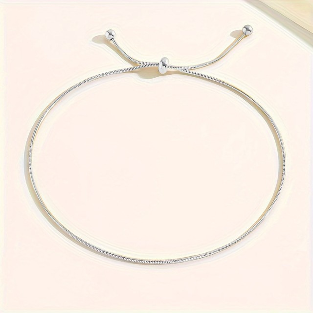 Prefinjena zapestnica za nogo z vozlom