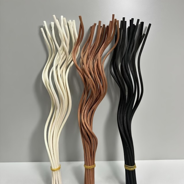 Valovite ratan palčke za difuzor – komplet 6 kosov naravne, rjave, črne