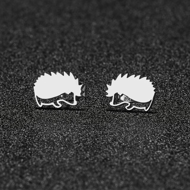 Prikupni mini vtični uhani nerjaveči z ježkom