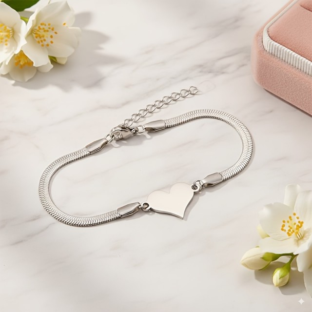 Personalizirana žeska zapestnica z motivom srca in gravuro po želji