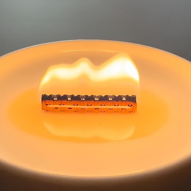 Komplet 5 lesenih stenjev s kovinskimi nastavki