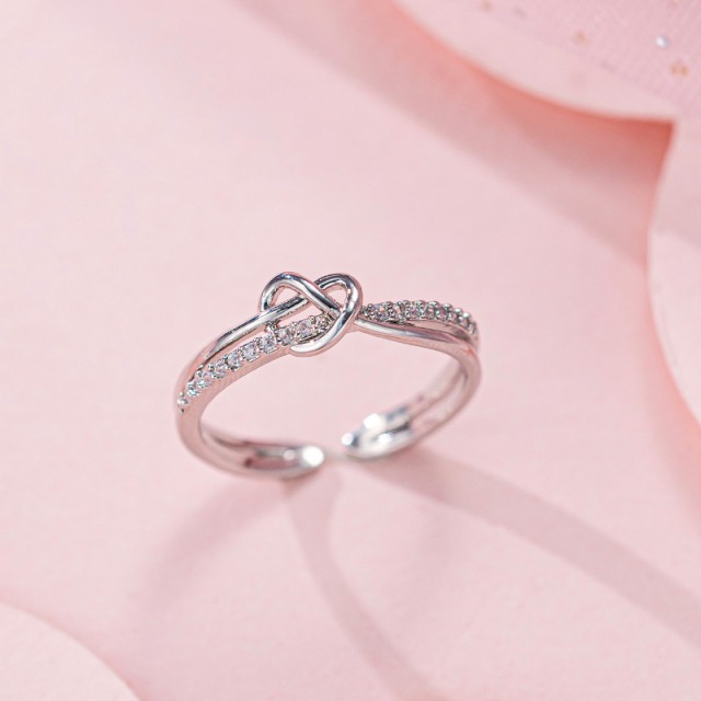 Ženski elegantni vintage prstan z neskončnim vozličem 2 barvi
