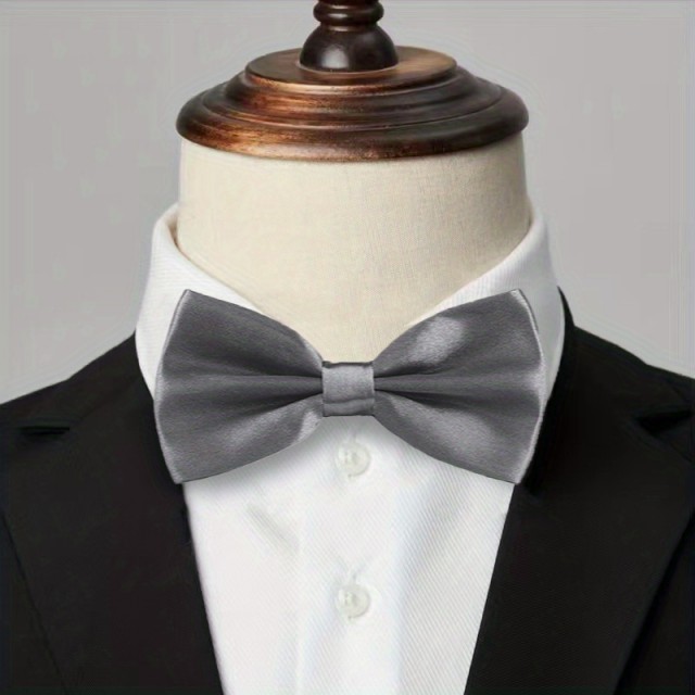 Moški metuljček v sivi barvi