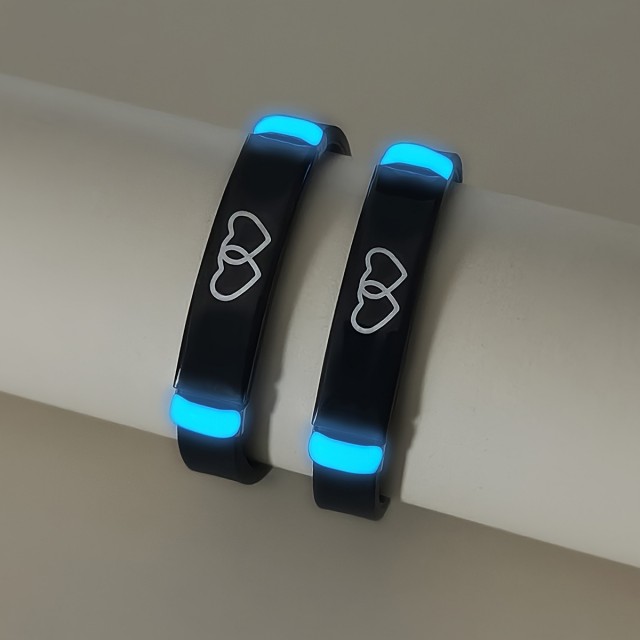 Komplet 2 zapestnic z motivom povezanih src – svetita v temi