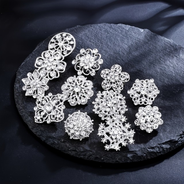 Komplet 36 minimalističnih brošk v srebrni barvi