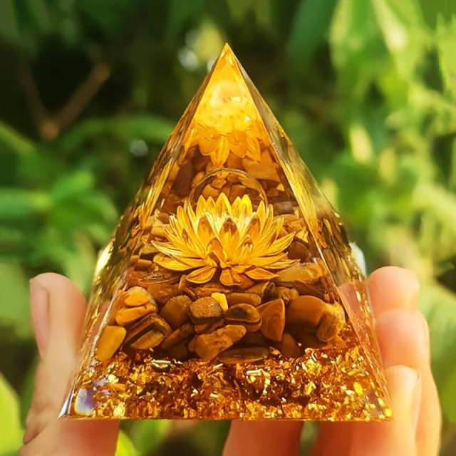 Orgonska piramida iz naravnega kamna - Energijski kristali Reiki 5cm