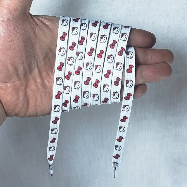 Prisrčne športne vezalke s Hello Kitty potiskom