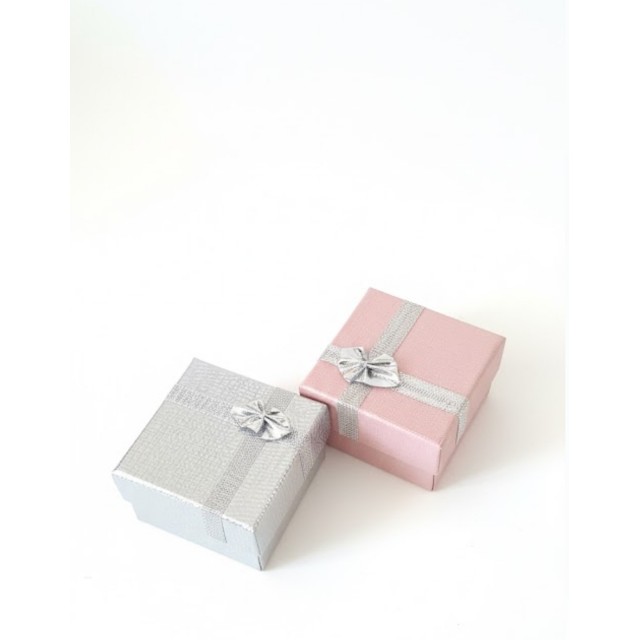 Manjša darilna škatlica za uhane v 2 barvah 