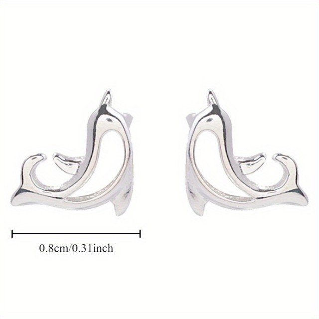 Prisrčni manjši uhani z delfini