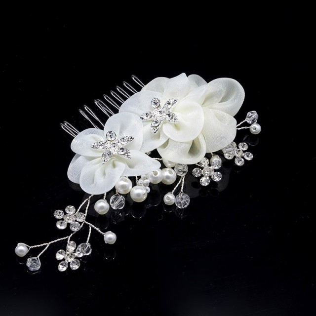 Poročna lasnica z rožicami, bela