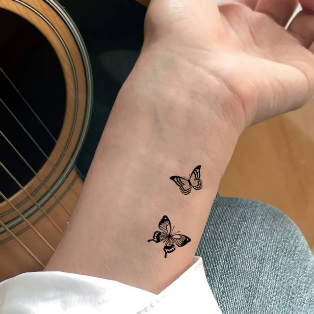 Komplet 30 vodoodpornih tattoo nalepk z metulji