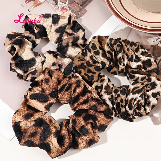 Komplet 3 elastik za lase z leopardjim vzorcem
