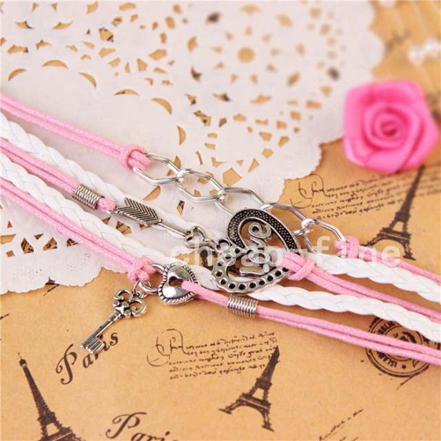 Modna roza zapestnica Love Key