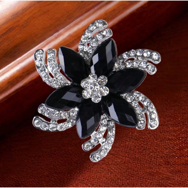 Elegantna broška rožica črne barve 