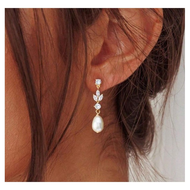 Elegantni viseči uhani s perlico 