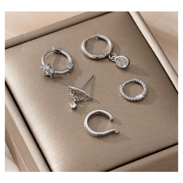 5 delni set uhanov v srebrni barvi 