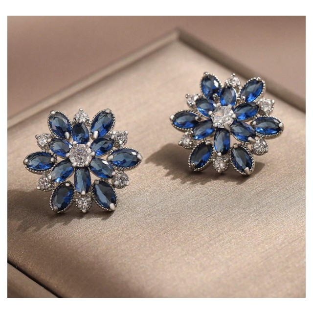 Elegantni vtični uhani z modro rožico