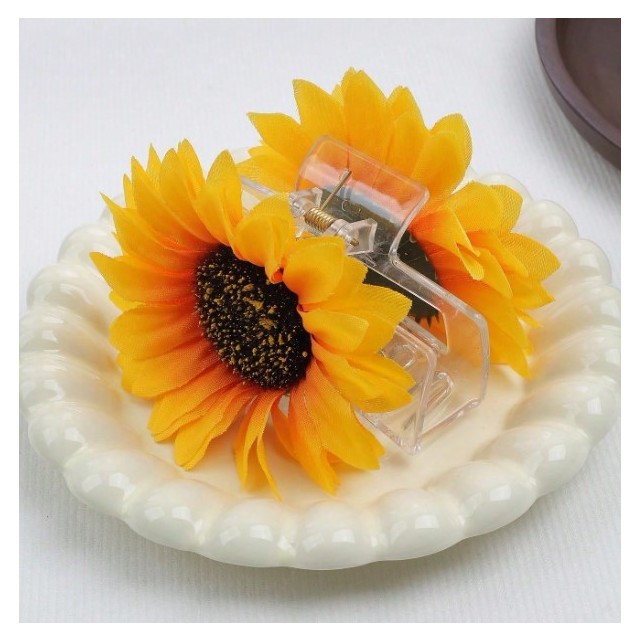 Prelepa sponka z večjo sončnico
