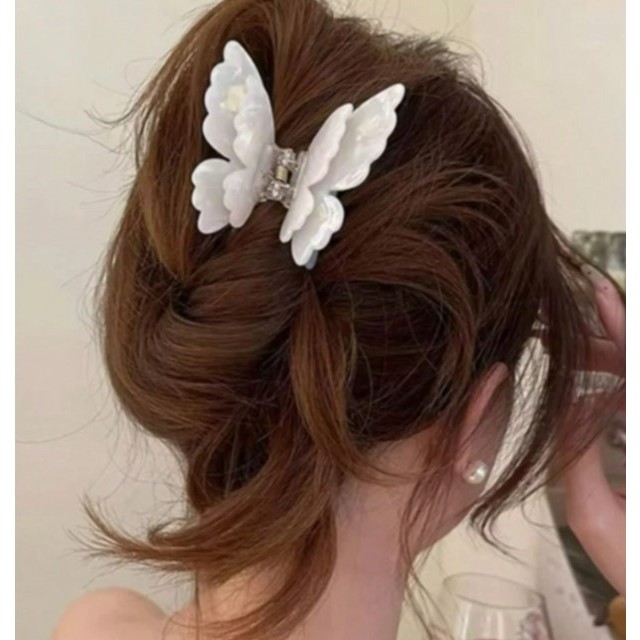 Bela sponka za lase v obliki metulja