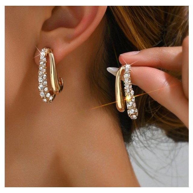 Elegantni uhani s kristali – glamurozen sijaj