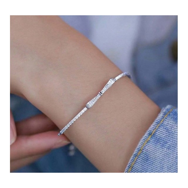 Elegantna zapestnica s pentljico 