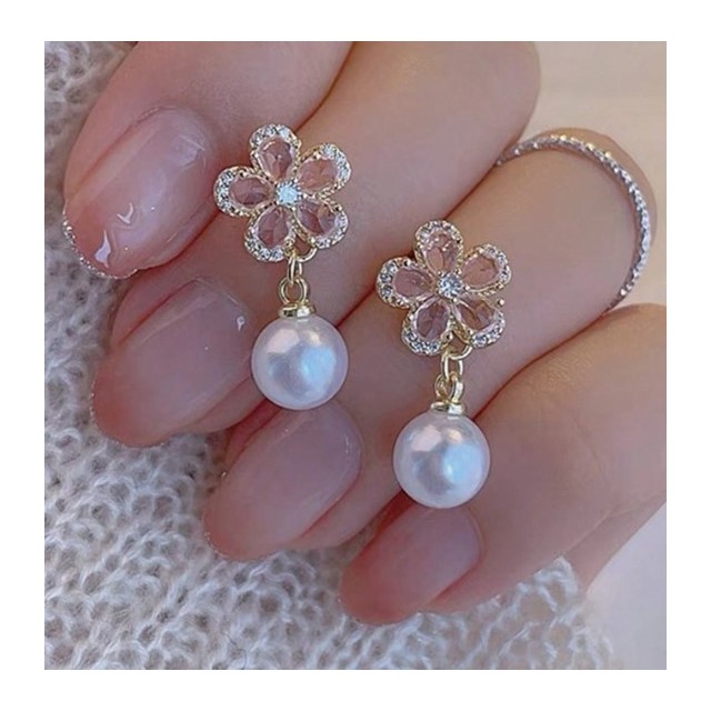 Elegantni viseči uhani z rožico 