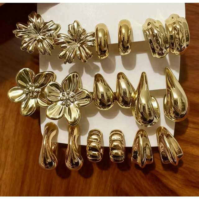 Komplet 9 parov uhanov v zlati barvi