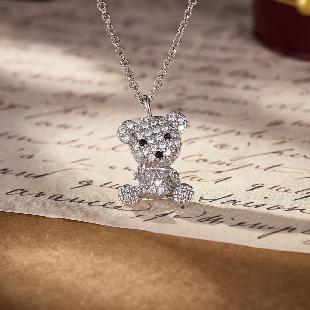 Prikupna ogrlica z obeskom medvedka s cirkoni 3 barve