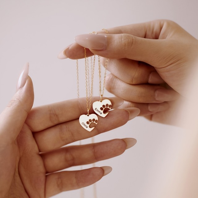 Personalizirana ogrlica s tačko v srcu možnost gravure po želji