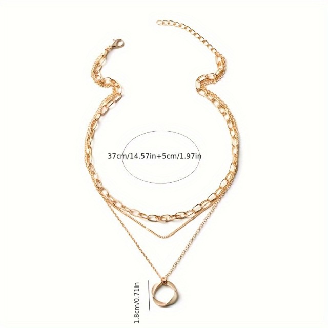 Triplastna ogrlica v zlati barvi s krogcem