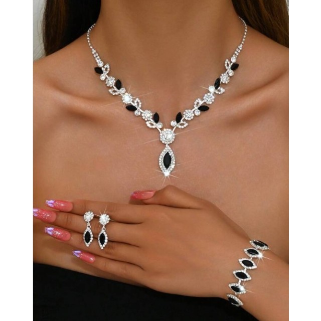 Čudovit set nakita z ogrlico uhani in zapestnico v črno srebrni barvi