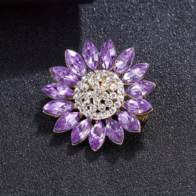Čudovita ženska broška z vijola rožo