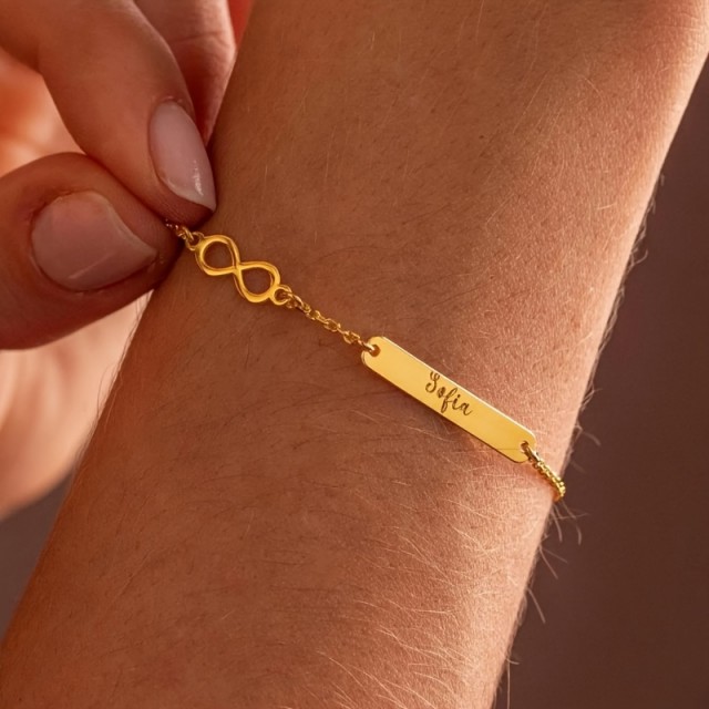 Personalizirana zapestnica z osebno gravuro in znakom neskončnosti