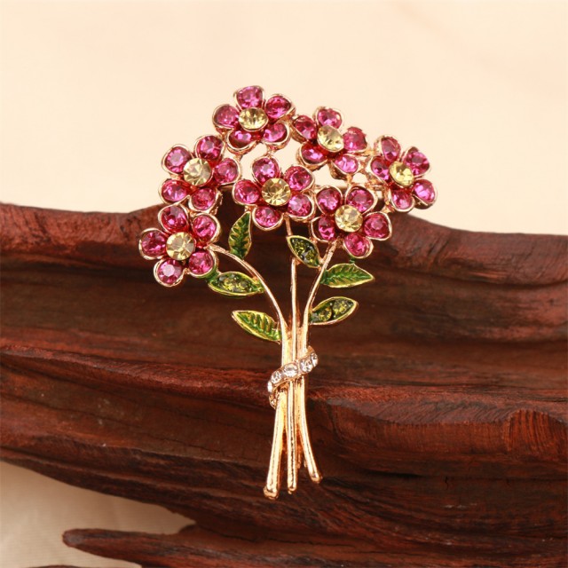 Luksuzna broška v obliki šopka