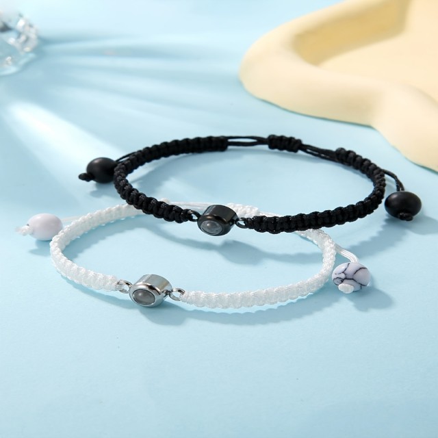 Komplet dveh zapestnic s projekcijo