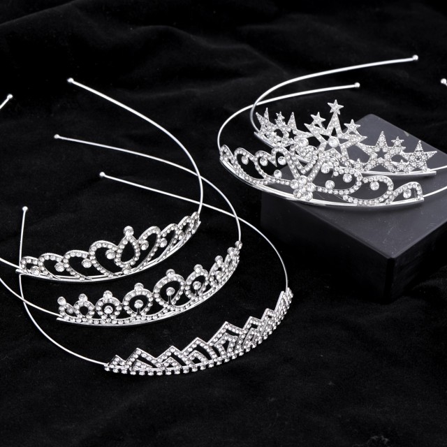 Eksluzivni paket s 5 poročnimi tiarami