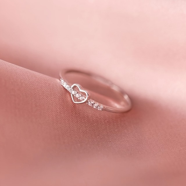 Nastavljiv odprt prstan s srcem 