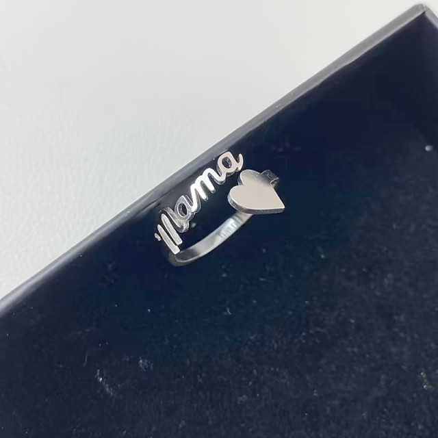 Nastavljiv prstan MAMA s srcem srebrne barve