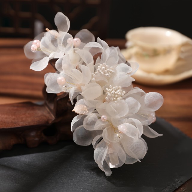 Poročna lasna sponka s cvetličnim motivom