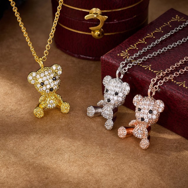 Prikupna ogrlica z obeskom medvedka s cirkoni 3 barve